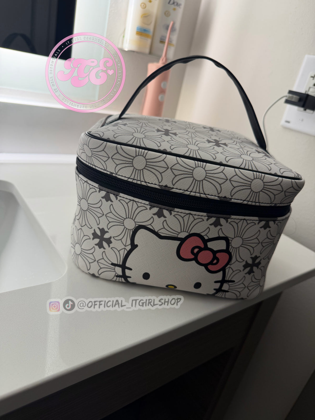 PRE-ORDER | It Girl Vanity Bag