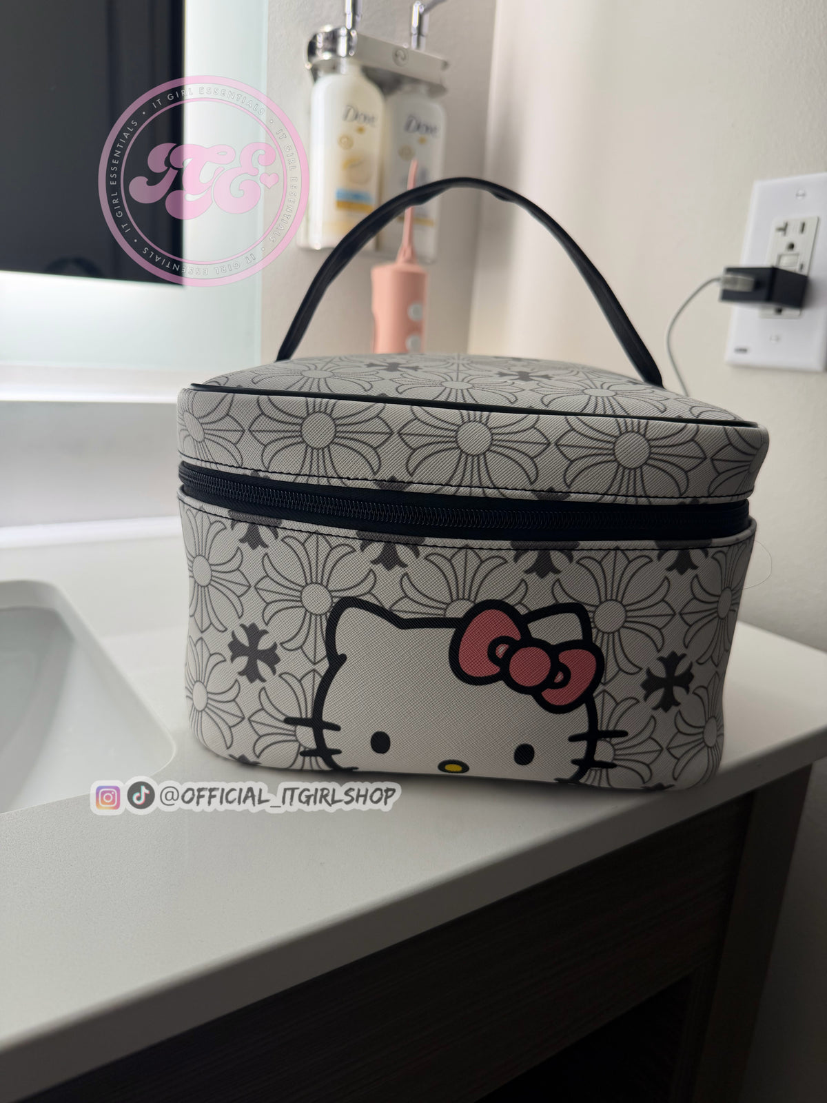 PRE-ORDER | It Girl Vanity Bag